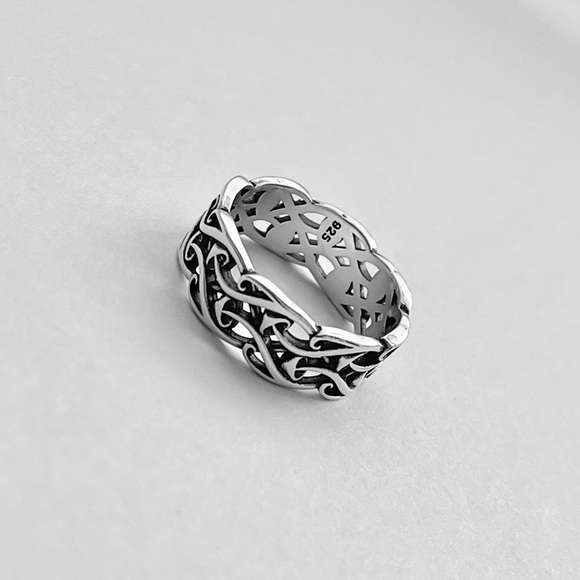 Sterling Silver Unisex Mushroom Band, Silver Ring, Wedding Bands, Spirit Ring - Picture 3 of 14